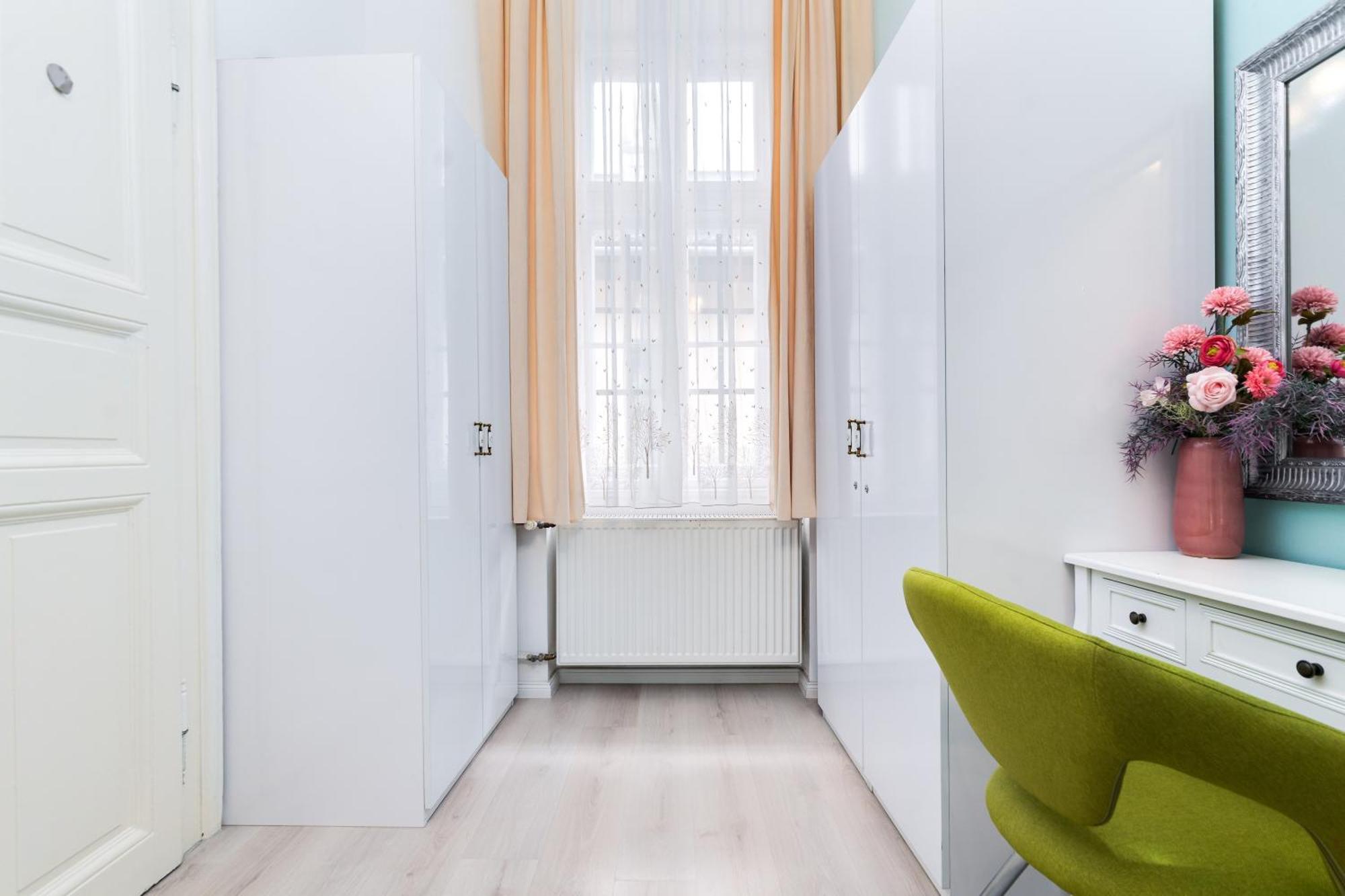Apartment, In The Middle Of The Center, Quiet, Ac * Boedapest